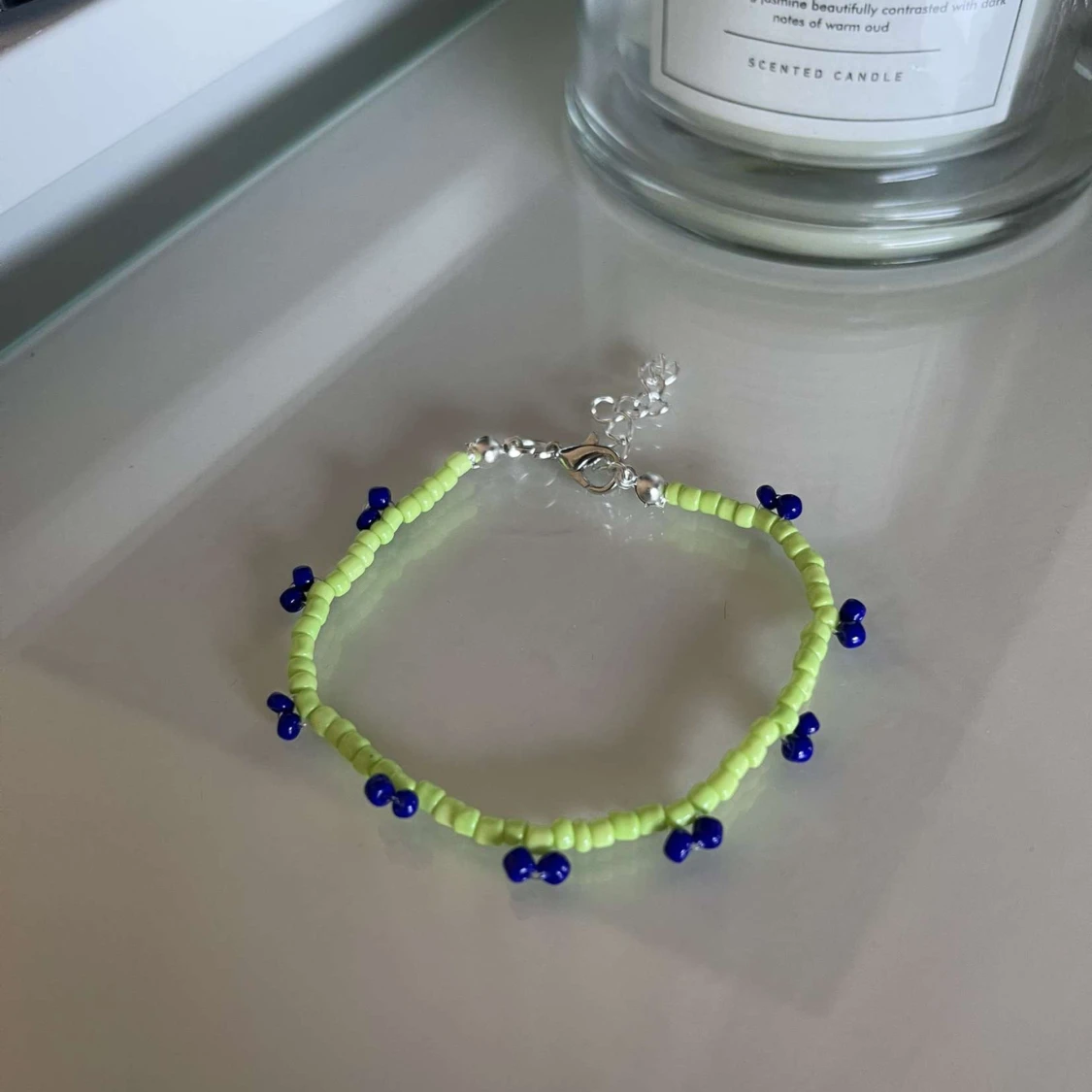 Grönt och blått pärlarmband