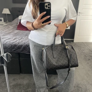 By malina Birger väska - Jättefin by malina väska som intr säljs länge