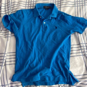 Polo - Säljer en polo i storlek M fint skick nästan aldrig använd