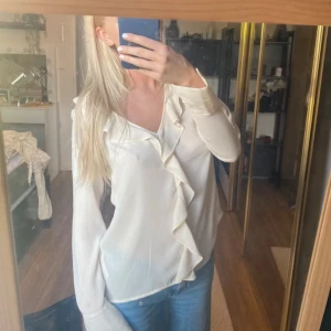 Blus - Nyskick  Kräm vit / ljus beige / vit