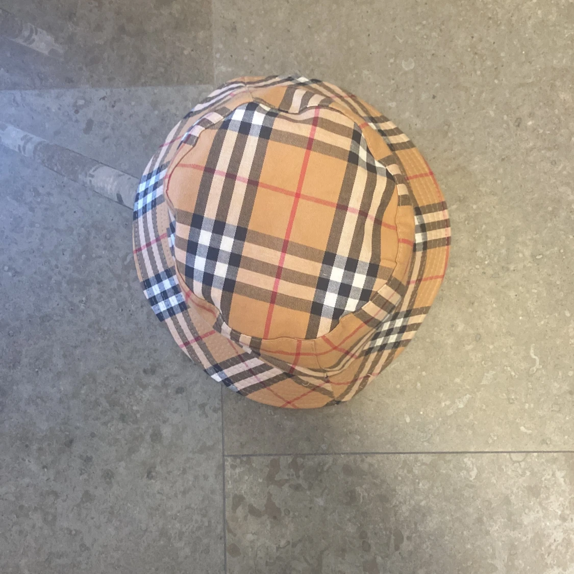 Burberry hatt - 90