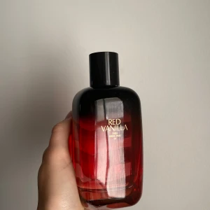Zara Parfym Red Vanilla - Knappt använd👍