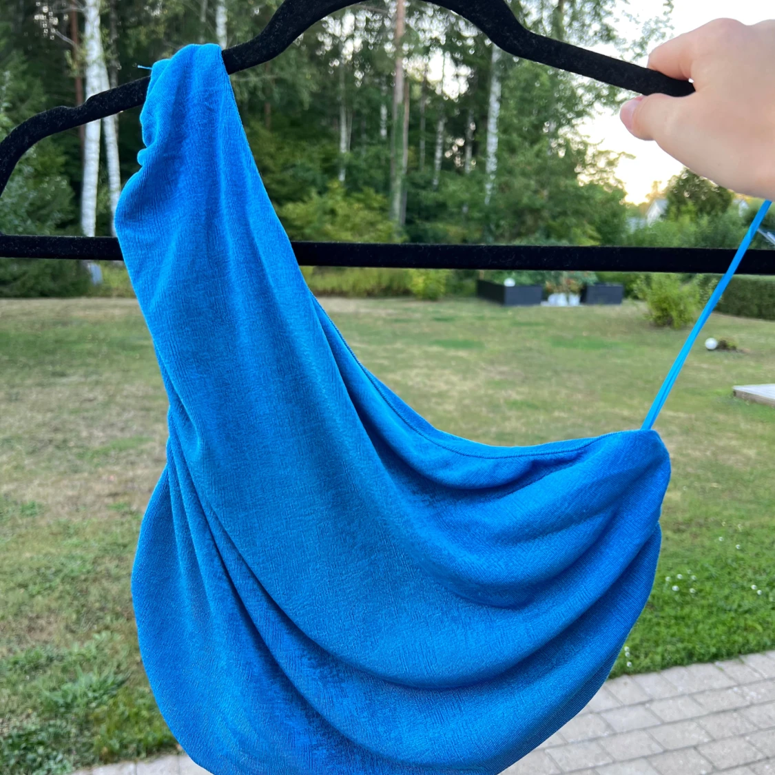 Blå one-shoulder top - 91