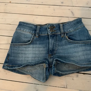 Low waist shorts! - Selger disse søte shortsene fra subdued💕 
