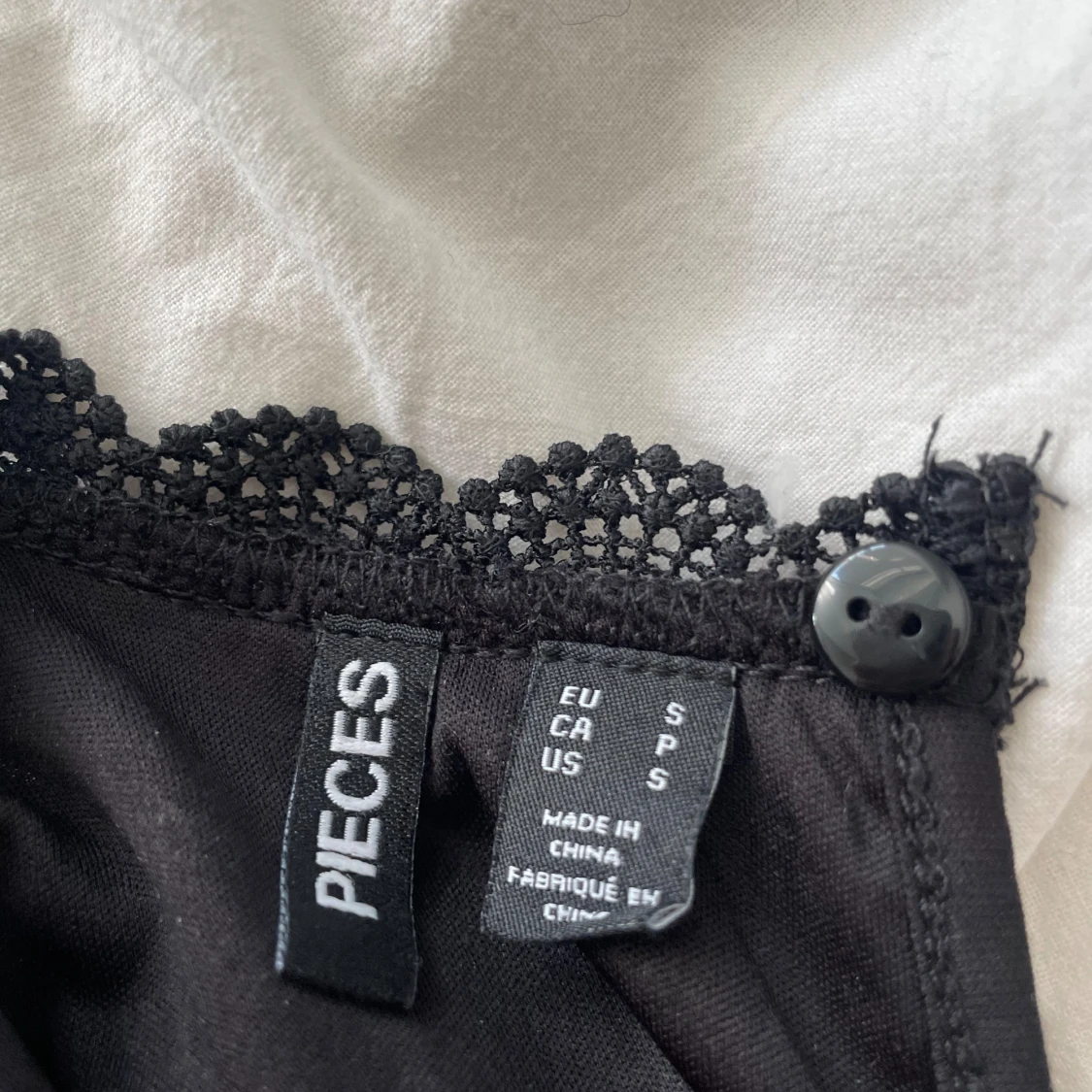 Svart spets topp, ZALANDO, PIECES - 92