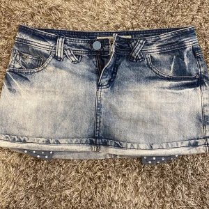 Jeanskjol - Jätte snygg kjol som tyvär inte kommer till användning 