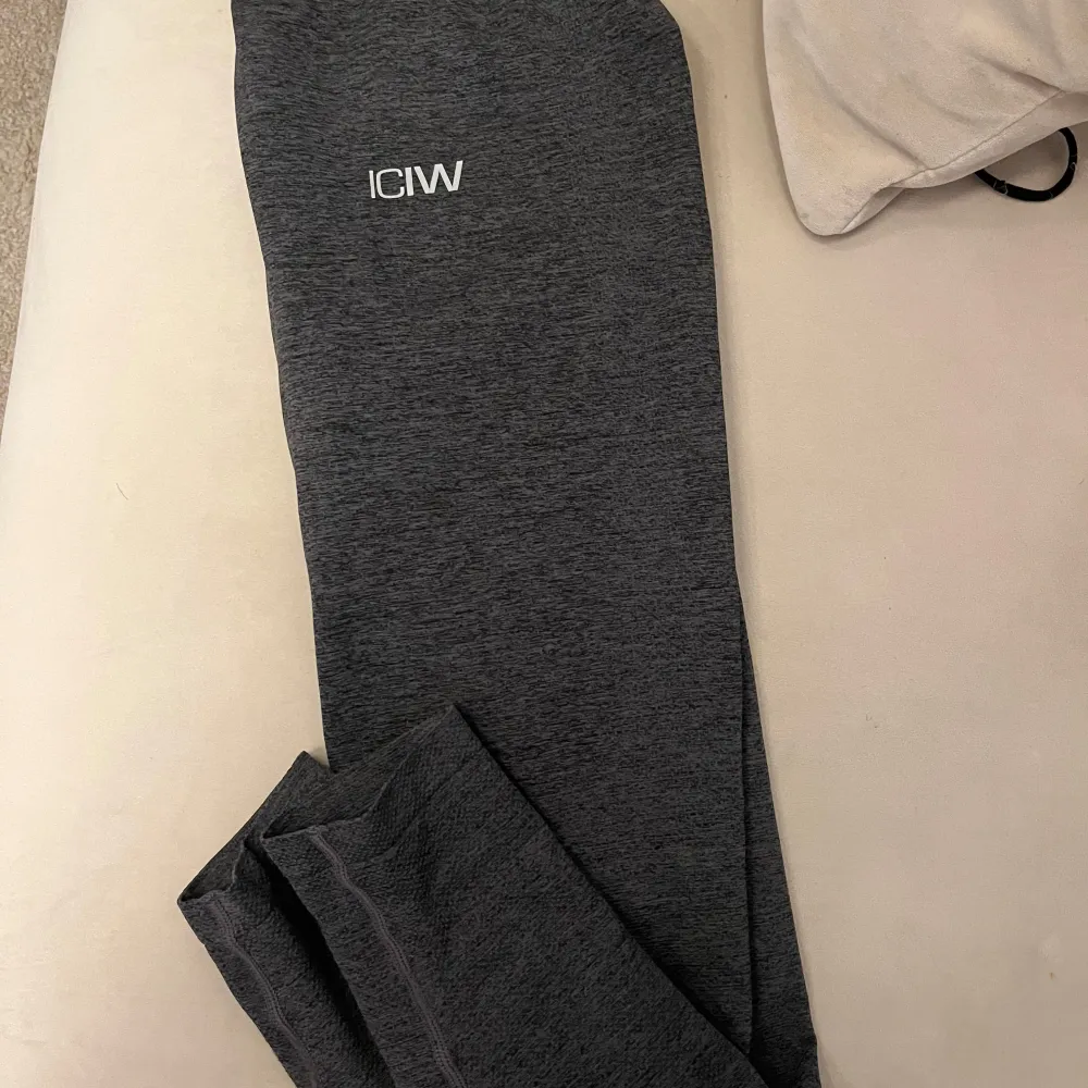 Otroligt sköna tränings tights som är använda typ två gånger. Sportswear.