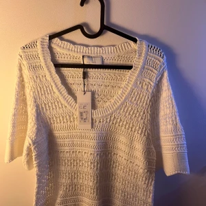 Neo noir stickad T-shirt  - Aldrig använd, fick i present. 