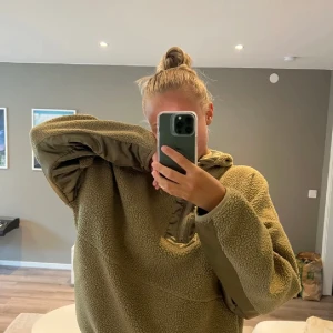 Teddyjacka - Grön mysig teddy fleece, storlek L 🤎 Lånade bilder!