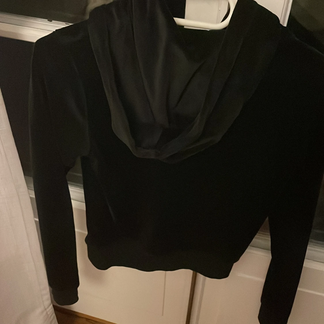 Juicy Couture zip up hoodie  - 90