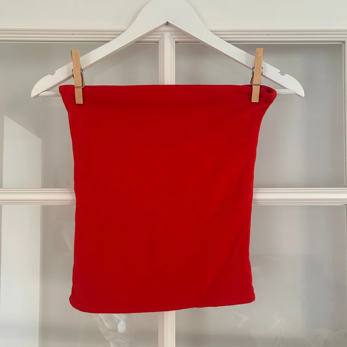 Röd tub topp från bikbok