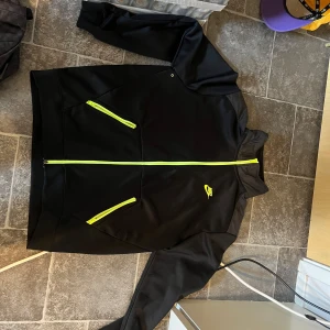 Nike zip tröja träning - Bra skick, storlek L 