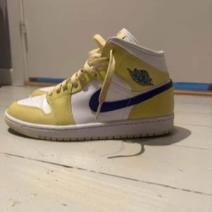 Jordan one lemon wash (lady) - Säljer dotterns skor då de tyvärr inte används . Skorna är i storlek 40.5. Använda en gång !  Säljs h.b.o 650