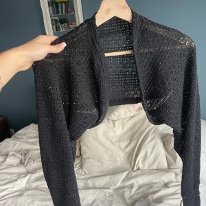 Boleros  - Säljer två stycken boleros i ett paketpris❤️