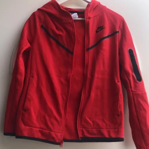 Nike tech fleece hoodie - Fint skick! 