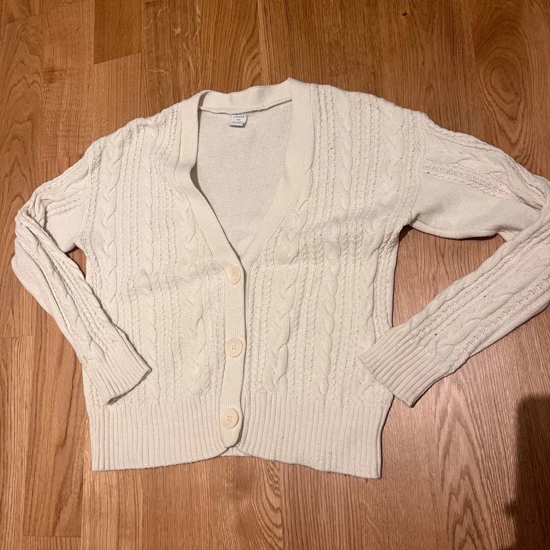 Vit kabelstickad kofta 158/164