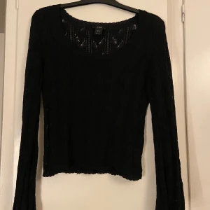 Tröja  - Säljer en fin tröja från Lindex som inte kommer till användning längre den är använda några fåtal gånger