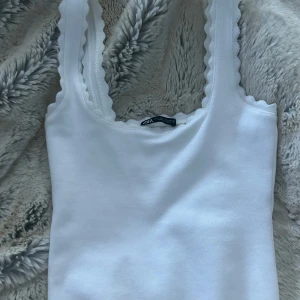 Zara topp - Slutsåld zara topp aldrig använd. 