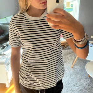 Fin tröja - Säljer denna fina tröja då den inte kommer till användning! Tröjan är från zara i storlek S! Tröjan är helt ny men tyvärr är inte lappen kvar!