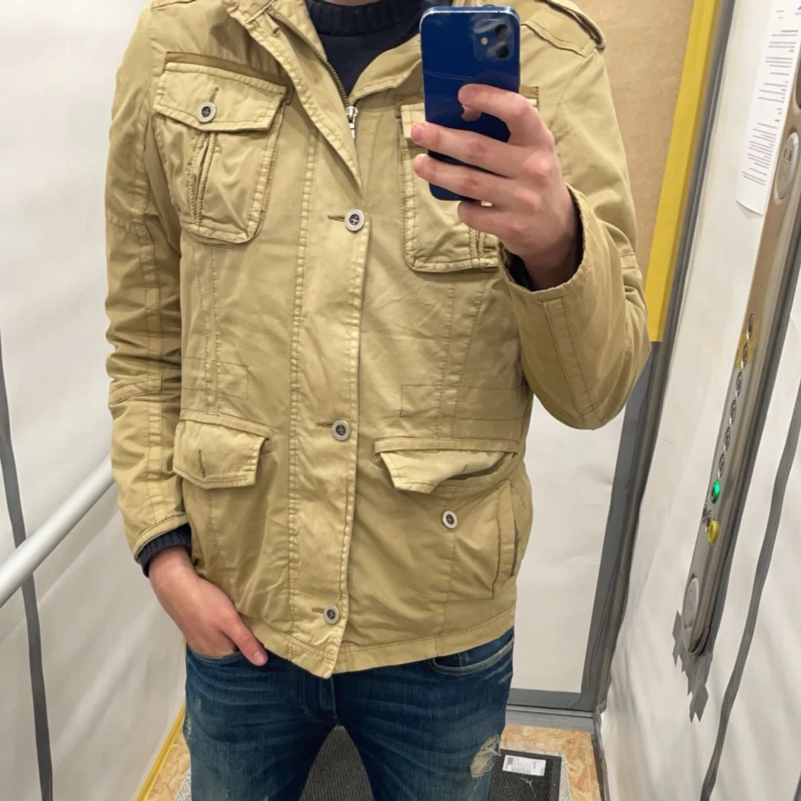 Beige fieldjacket - 90