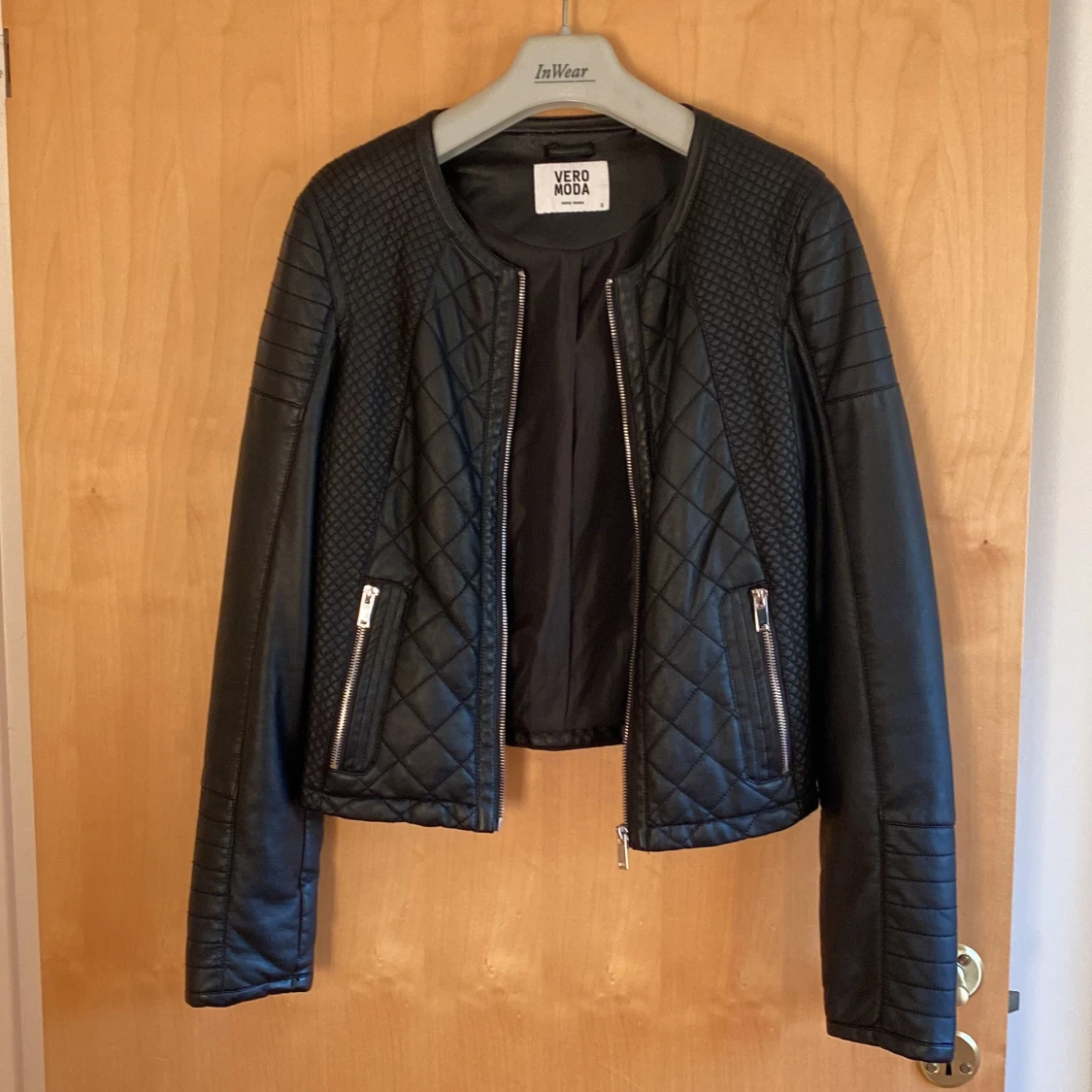 Svart skinnjacka (skinnimitation) - 91