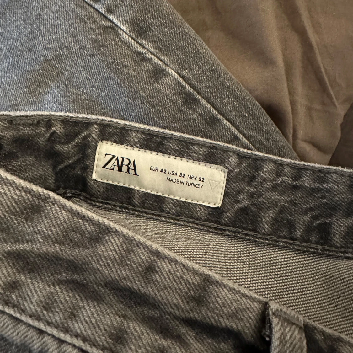 Grå jeans från Zara - 91