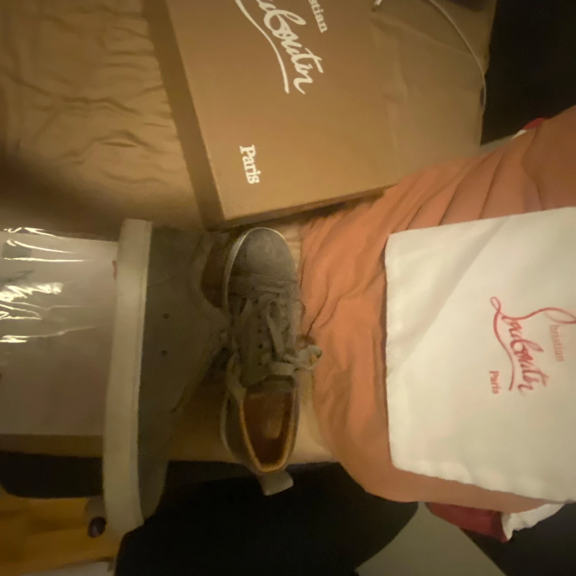 Grå sneakers från Christian Louboutin - 91