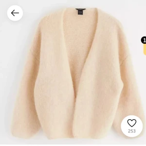 lindex kofta - Mysig beige kofta från Lindex passar t allt! hör av er om frågor!!❤️