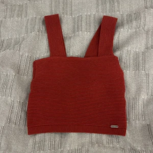 Röd ribbad linnetopp - Snygg topp😍