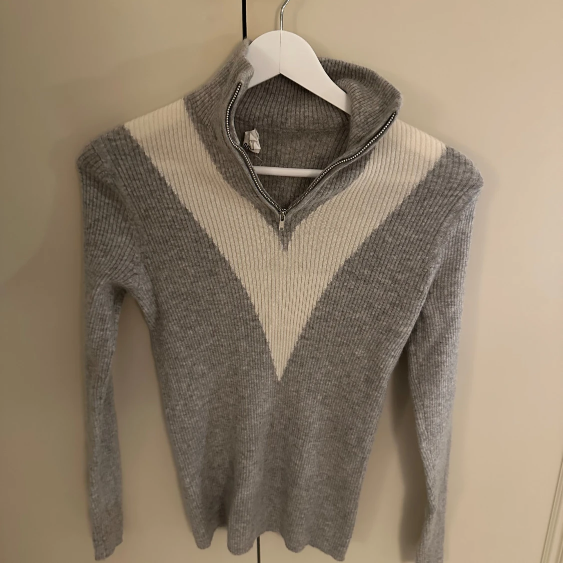 Grå kashmirtröja från Soft Goat SKI