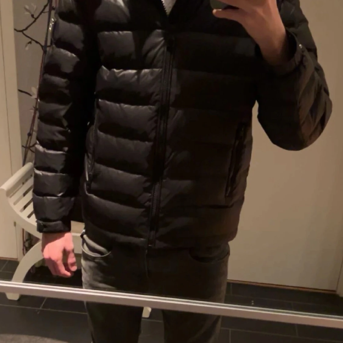 Svart pufferjacka från bvaldi 