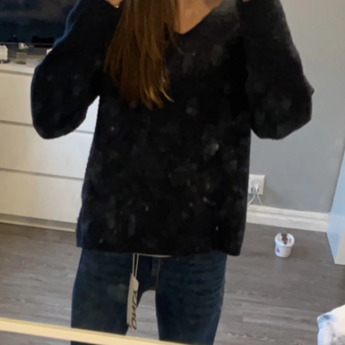 Svart tröja med v-ringning - 91