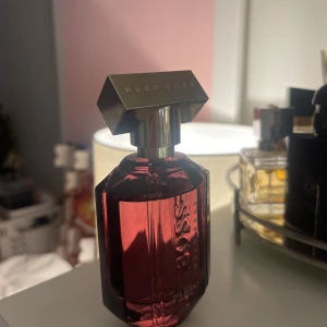 BOSS The Scent Magnetic Eau de Parfum - BOSS The Scent Magnetic Eau de Parfum 50ml. Köpt för ett år sedan. 