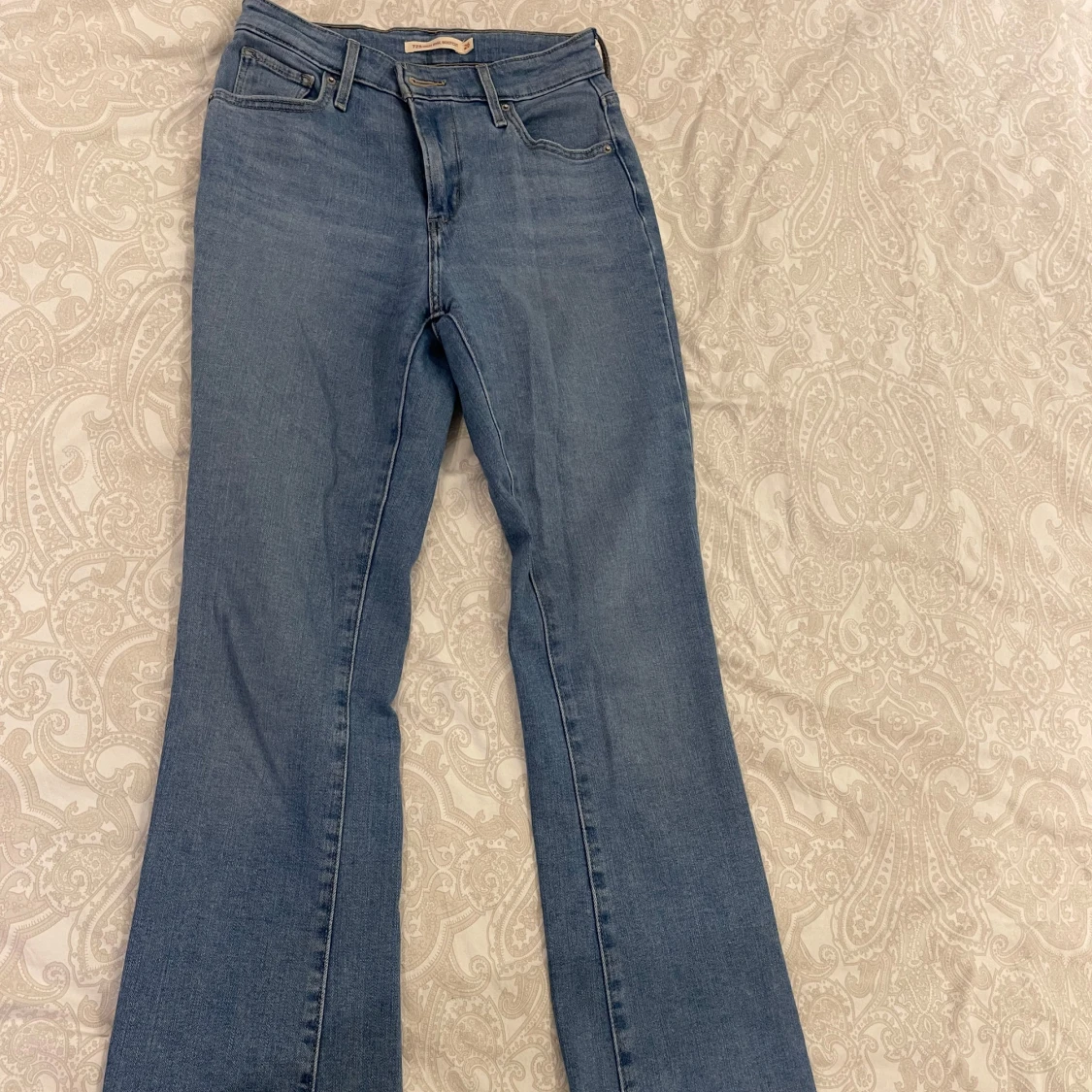 Levi's 725 High Rise Bootcut Jeans - 91