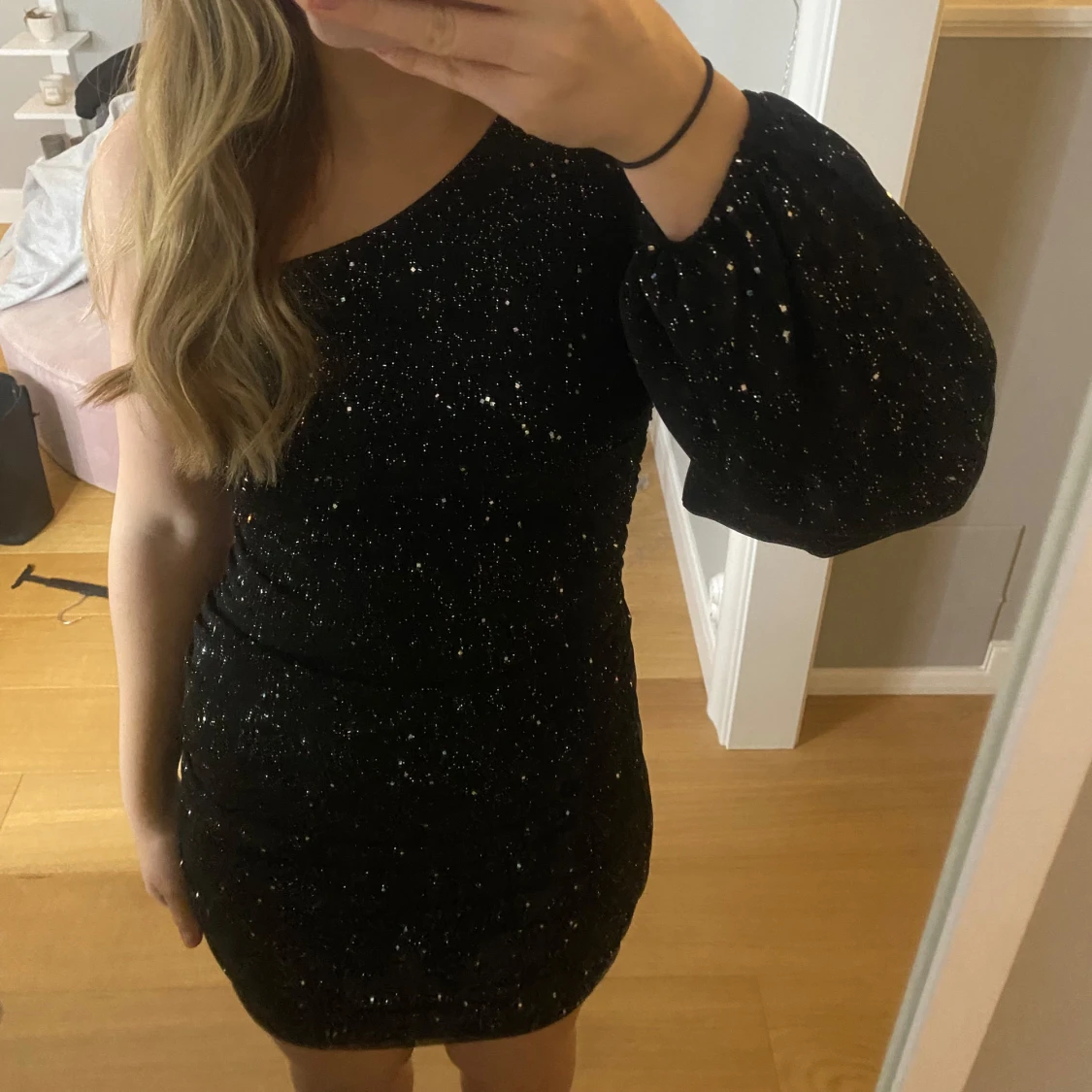 Glittrig klänning  - 90