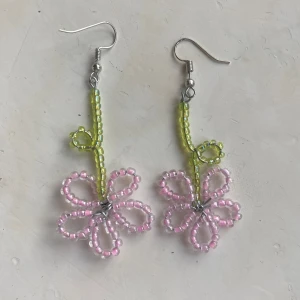 Blomörhängen - Unika handgjorda örhängen🌸🌱