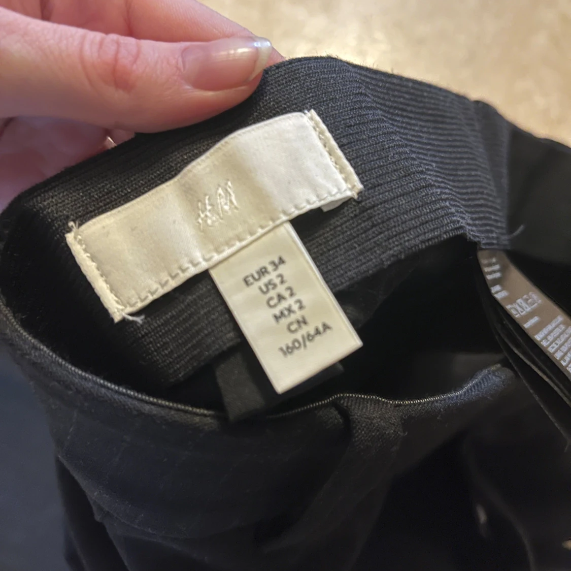 Svarta kostymbyxor från H&M - 91