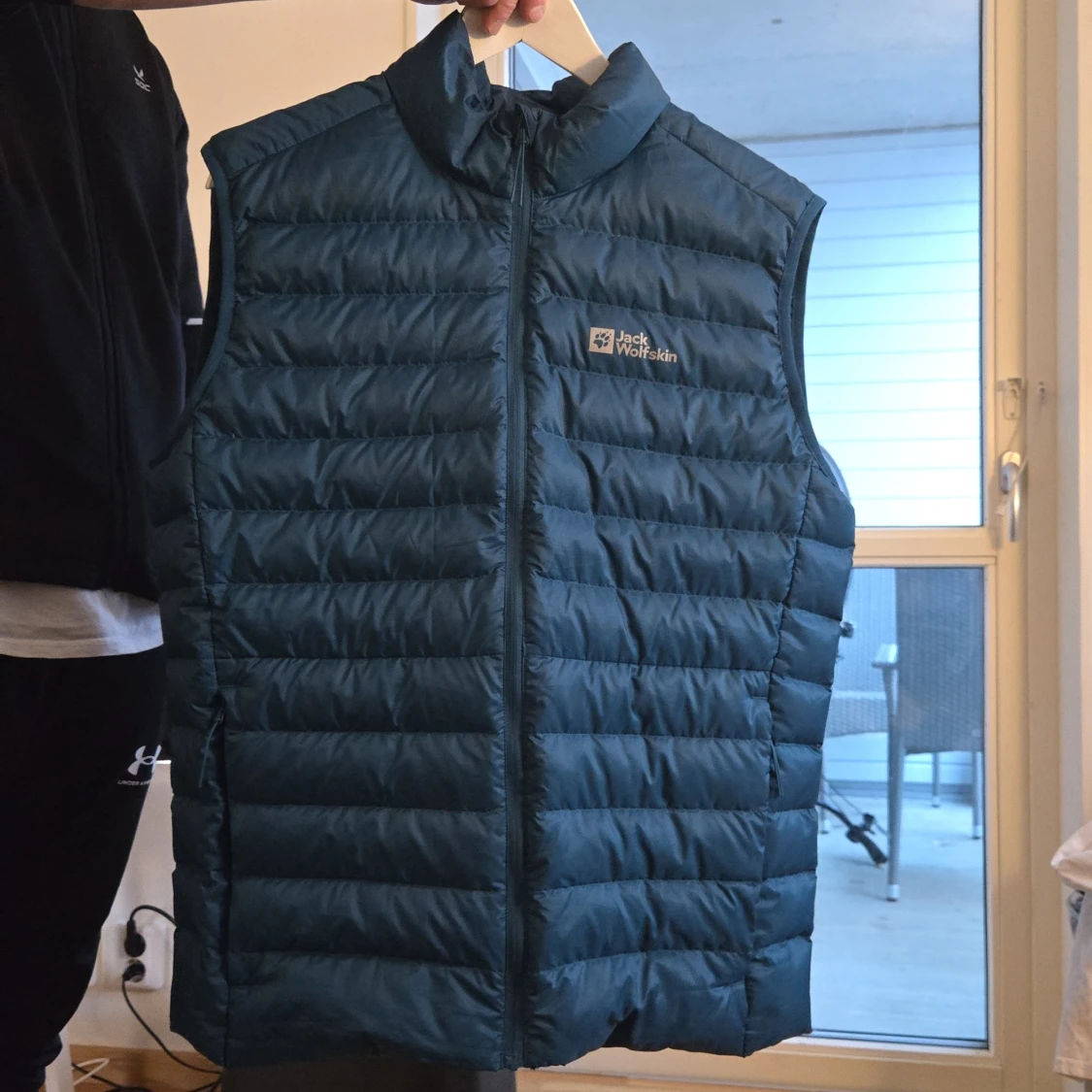 Blå dunväst från Jack Wolfskin