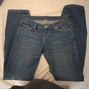 Jeans - jätte snygga jeans från weekday, vara använda en gång och säljer då de är för små.