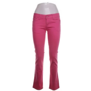 Rosa Jeans - Rosa lågmidjade jeans Sitter bra på mig som är 160 cm