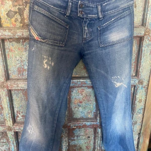 Diesel jeans - super snygga straight bootcut jeans från diesel storlek 29. Passar mig som 157cm men skulle passa också folk som är 160-165💕  Köps via vinted bank id fungerar ej här. 