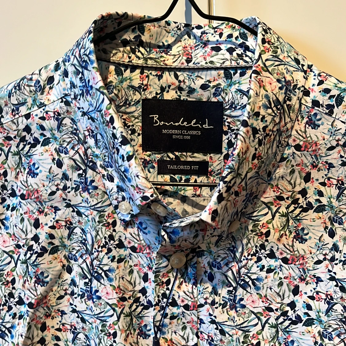 Blommig skjorta - 90