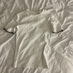 Zara t shirt - Snygg tröja