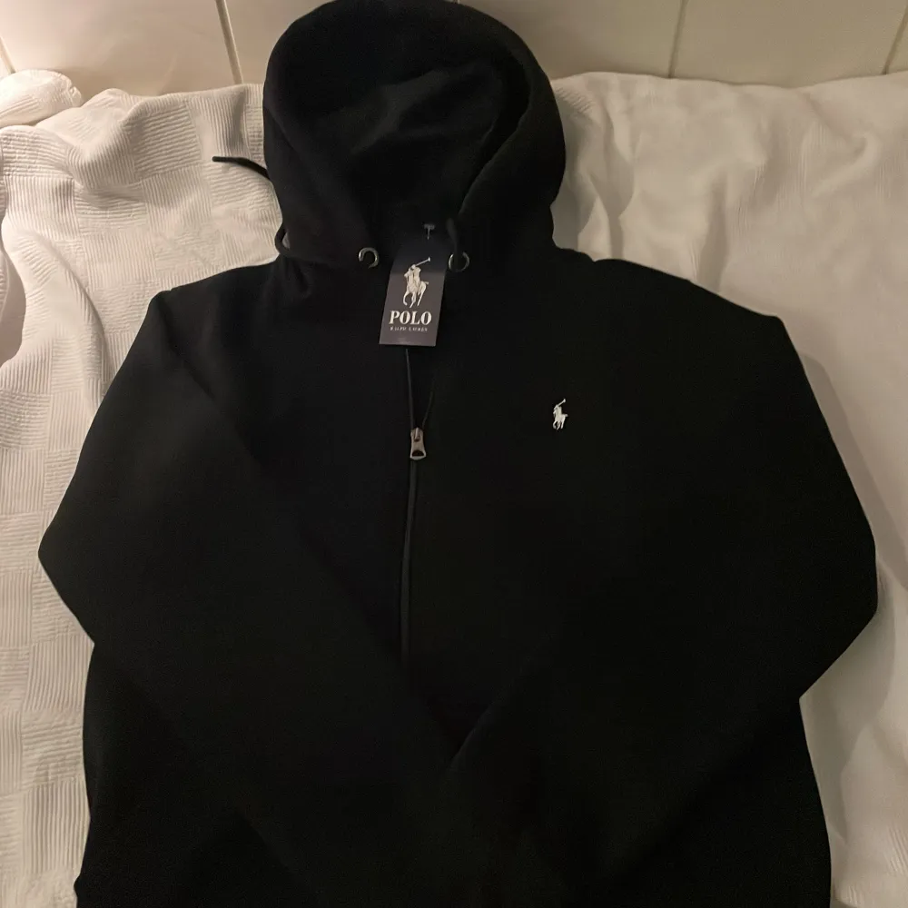 Svart vitt Ralph Lauren Hoodie storlek M . Hoodies.