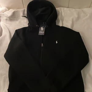  Ralph Lauren hoodie - Svart vitt Ralph Lauren Hoodie storlek M 
