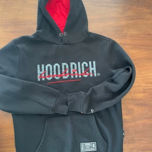 Hoodrich - Mycket bra skick 