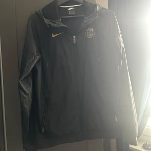 Psg jacka svart storlek S - Bra skick 
