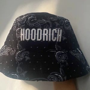 Hoodrich hat  - Oanvänd 