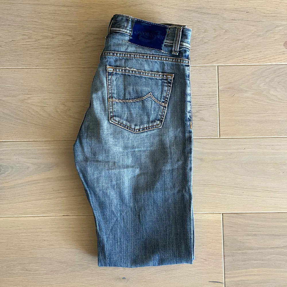 | Jacob Cohën jeans i väldigt bra skick |  Modell : Type 610 | Storlek: 32 | Tveka inte på att skriva om du har frågor eller funderingar💫. Jeans & Byxor.