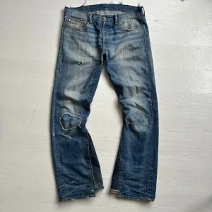 flared ralph lauren jeans - skitfeta flared jeans. skön wash, najs distressing. stjärnstuds vid fickan. sitter bra på mig som är 183. kom privat vid frågor